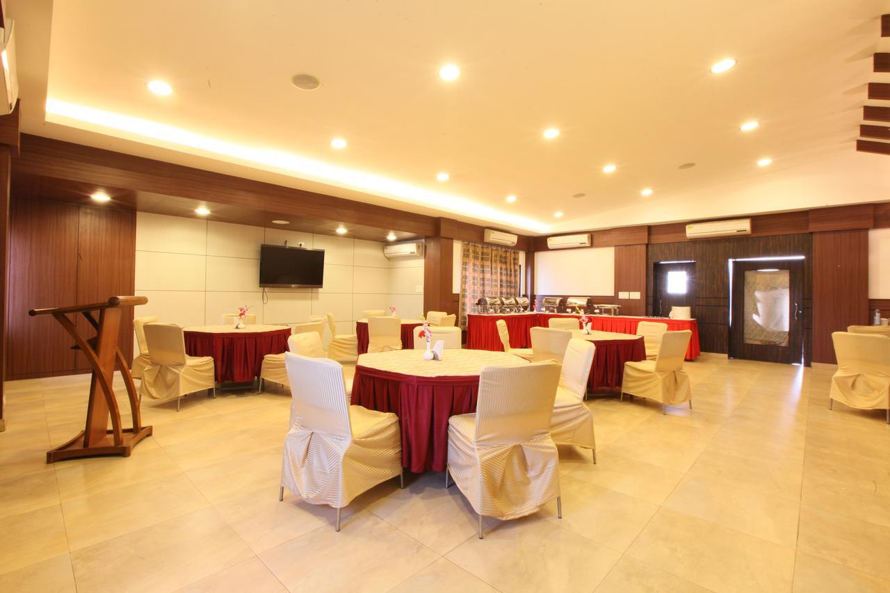 Hotel Rajawas Dibrugarh 외부 사진